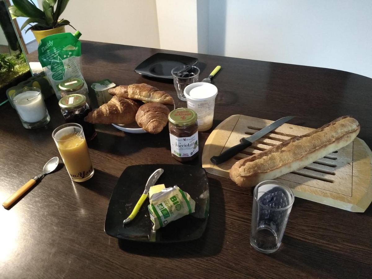 A La Campagne, Au Calme Bed & Breakfast Monterolier ภายนอก รูปภาพ
