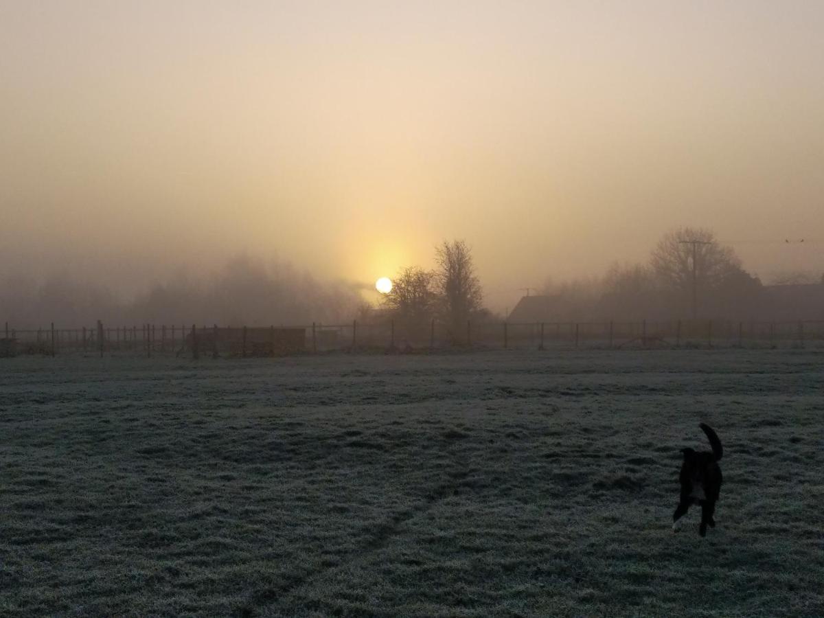 A La Campagne, Au Calme Bed & Breakfast Monterolier ภายนอก รูปภาพ